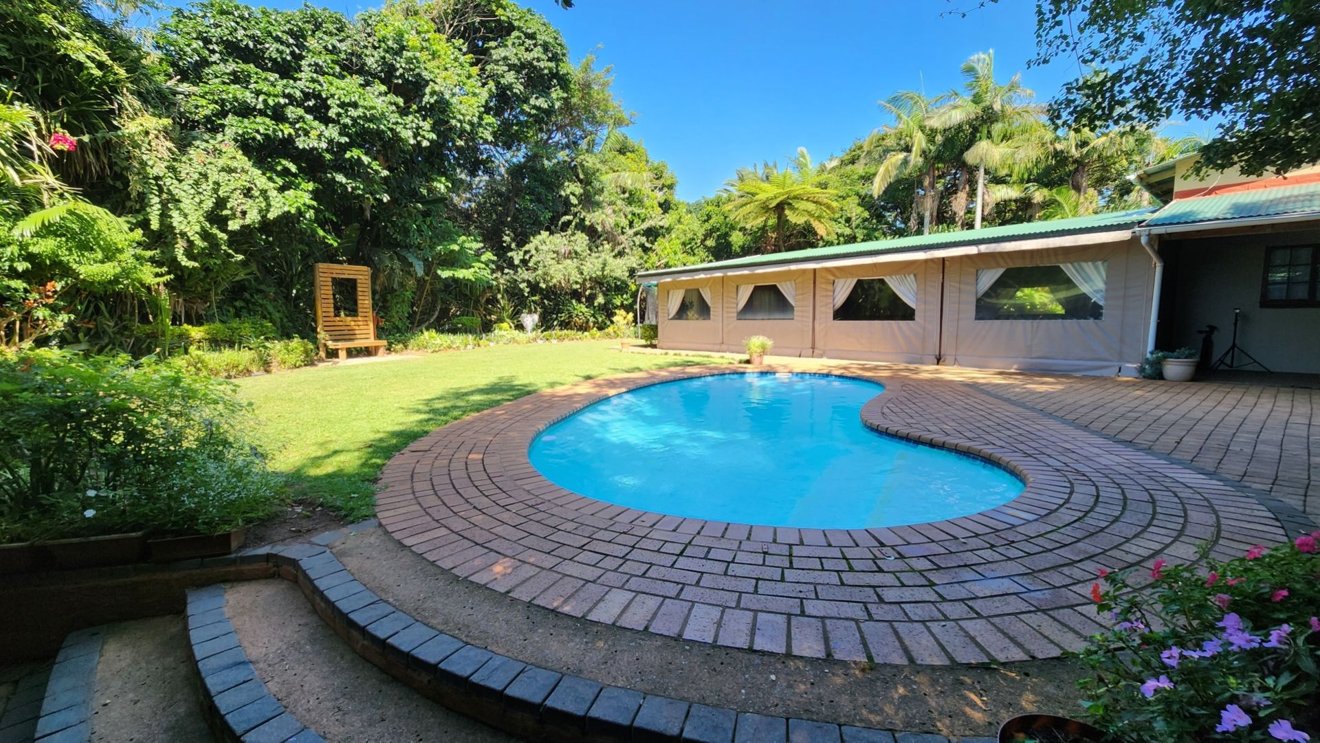 Pool Entertainment Area